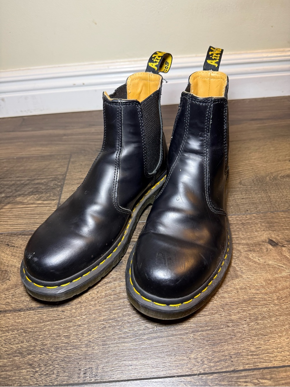 Dr.Martens 2976 Yellow Stitch Smooth Leather Chelsea Boots Size US 6 - Picture 2 of 10